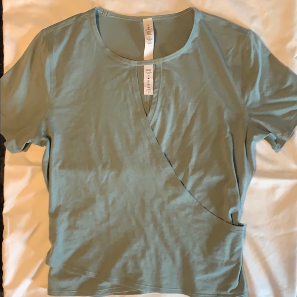 Lululemon top